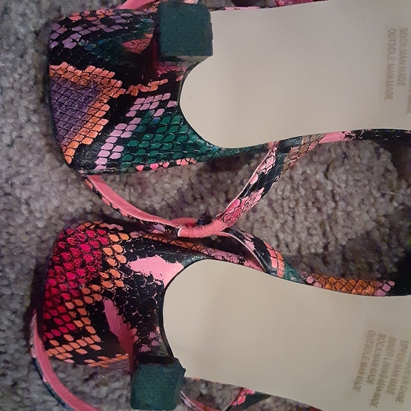 High Heels - must bundle. Coral Snake 6.5 - Picture 5 of 8